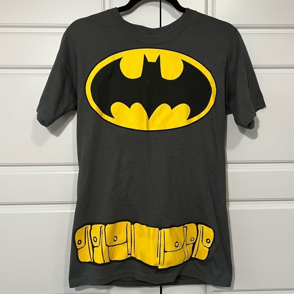 Batman Graphic T-Shirt Costume Tee Superhero Logo Utility Belt Adult Small